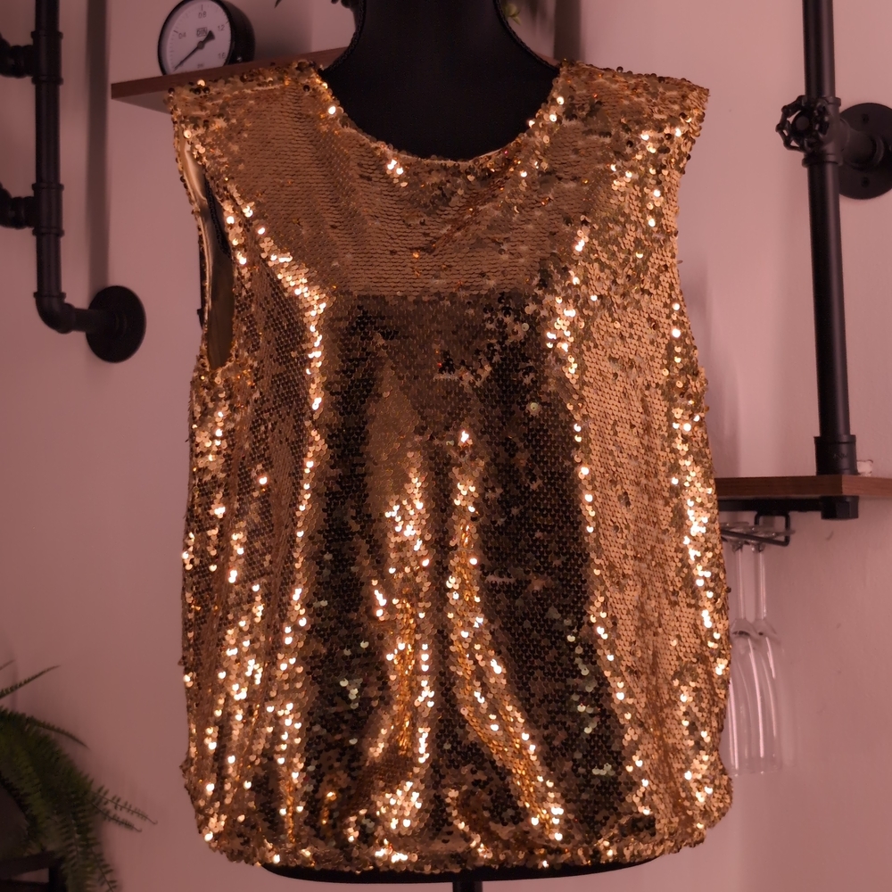 Festive Marc New York Gold Sequin Sleeveless Top. Perfect for Office